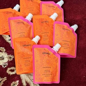 NEW Amika normcore signature shampoo and conditioner
Travel size 2oz each set.